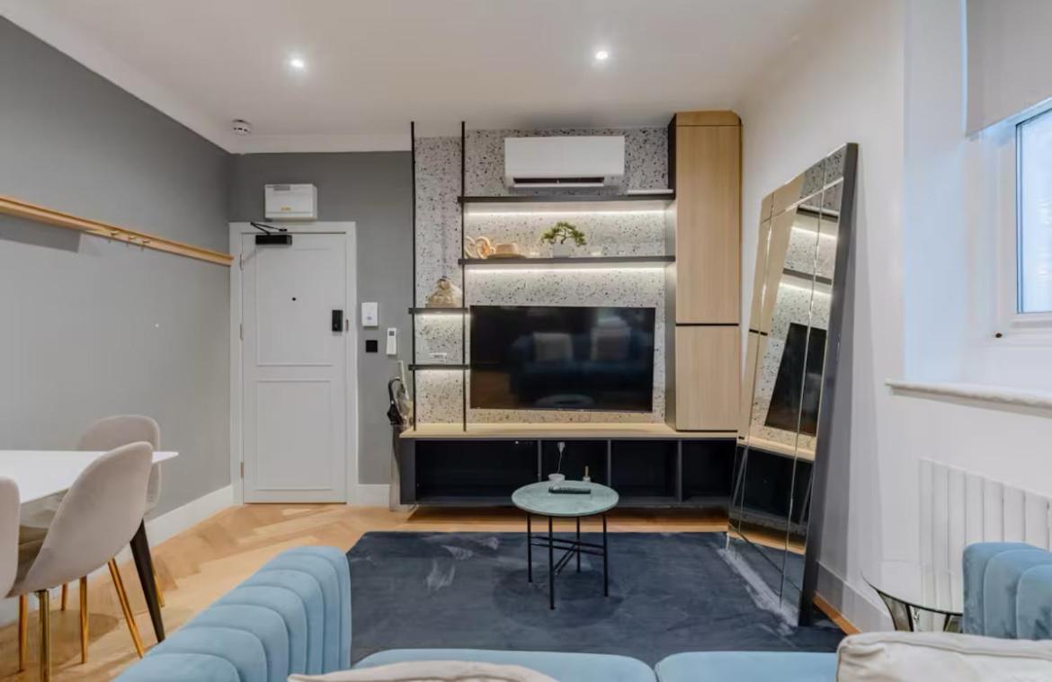 Sleek Flat In The Heart Of Earls Court London