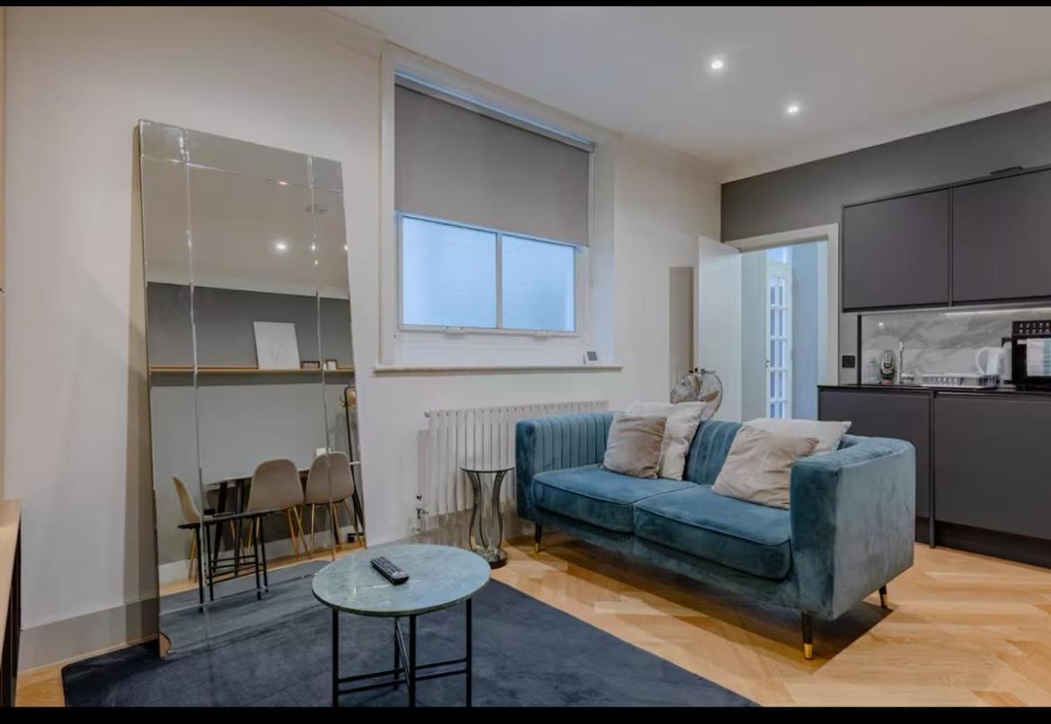 Sleek Flat In The Heart Of Earls Court * London